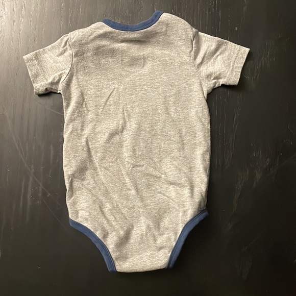 Nike onesie size 6/9M - Picture 2 of 4